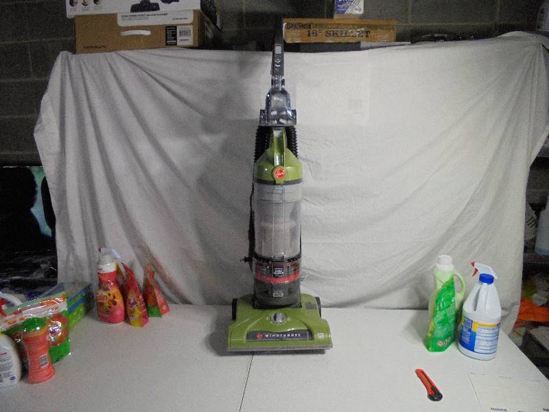 lot 4268 image: Hoover Vacuum