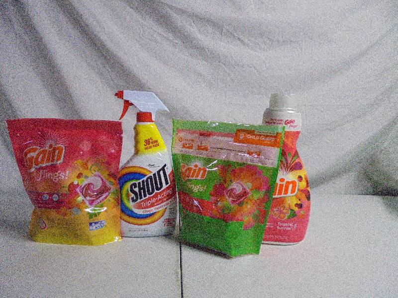 lot 4270 image: Gain Laundry