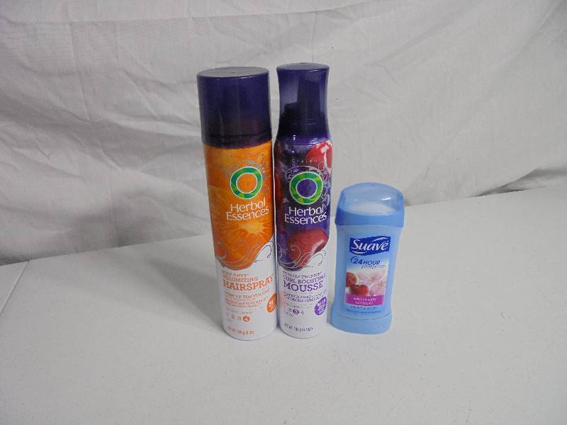 lot 4288 image: Ladies Shampoo Conditioner