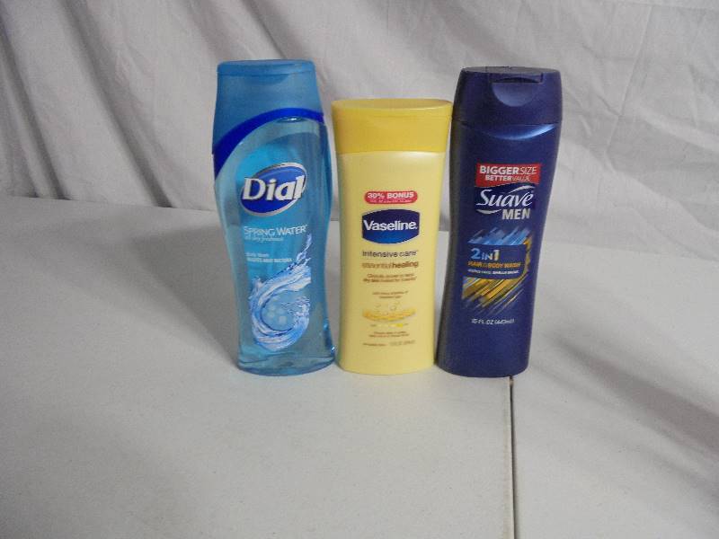 lot 4303 image: Lotion and Body Wash
