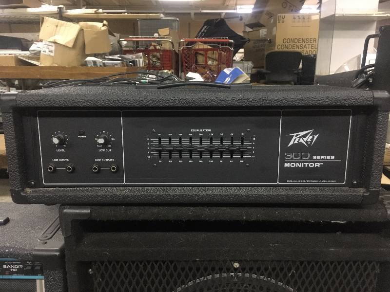 lot 9005 image: Peavey 300 Series Monitor Amplifier