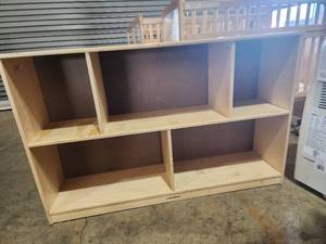 lot 4275 image: Lakeshore 5 Compartment Shelf