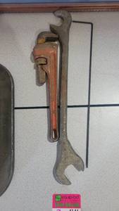 lot 4146 image: Lot of 2 Assorted Tools