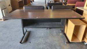 lot 4298 image: 5ft Laminate Table W Lower Compartment