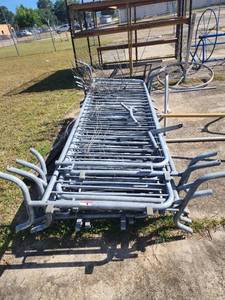 lot 140 image: Approx. 10 Aluminum Mobile Barriers