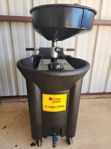 lot 4123 image: John Dow Crew Chief Oil Change Station