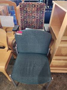 lot 4238 image: Lot of 2 Chairs&nbsp
