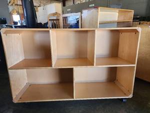 lot 4254 image: 5 Compartment Wood Shelf