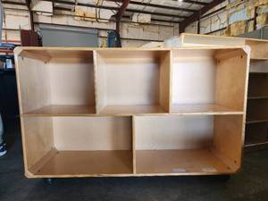lot 4255 image: 5 Compartment Wood Shelf
