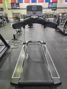 lot 11846 image: Life Fitness Treadmill Model 95T