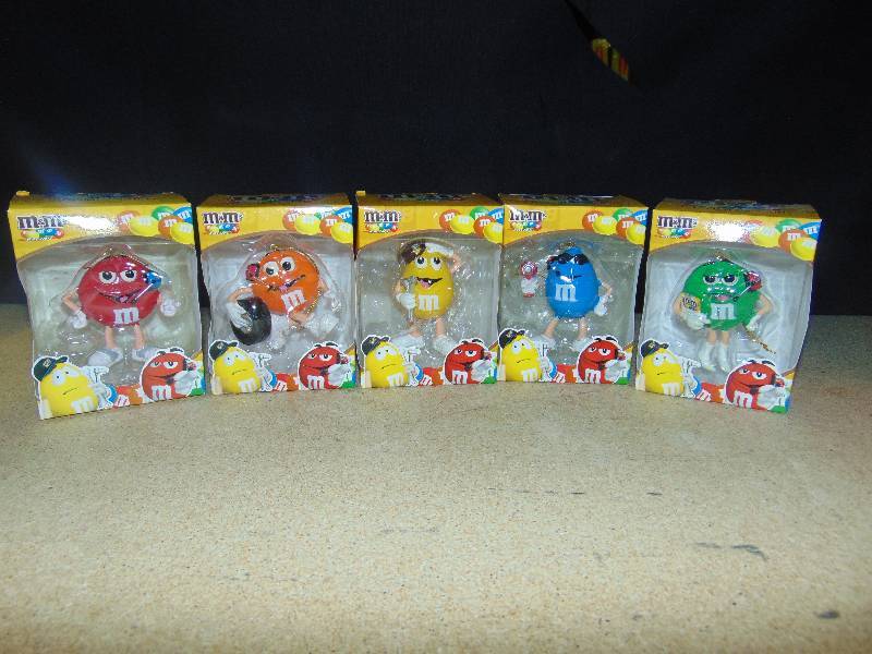 lot 4003 image: (5) ct. lot M&Ms racing Nascar Ornaments 2007