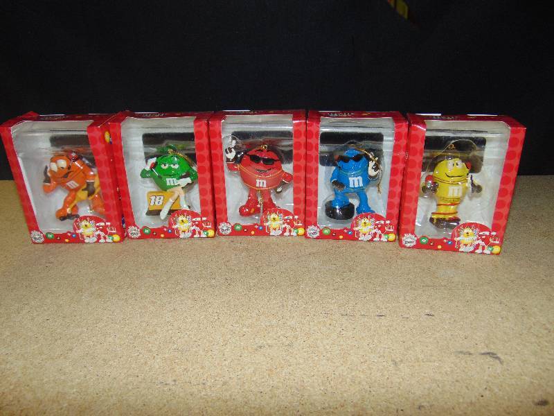 lot 4004 image: (5) ct. lot M&Ms racing Nascar Ornaments Kyle Bush #18, 2009