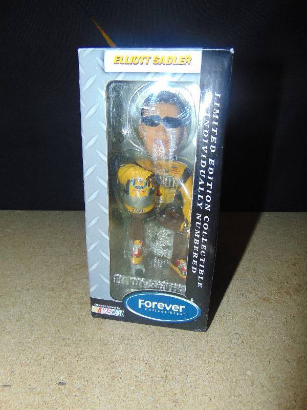 lot 4024 image: Forever Collectible M&Ms racing Nascar Elliott Sadler Bobble head