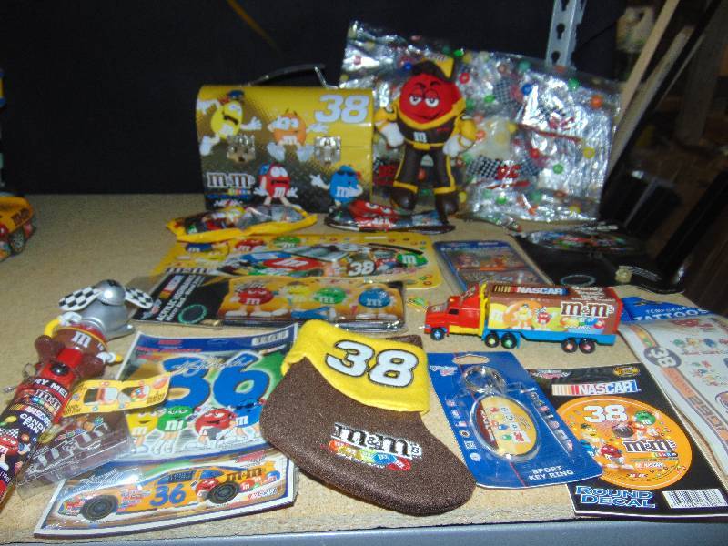 lot 4028 image: (17) ct. lot M&Ms Racing Nascar Collectibles, Multiple drivers