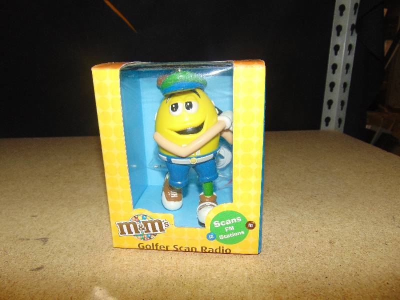 lot 4033 image: M&Ms Golfer Scan radio, Yellow, in original box