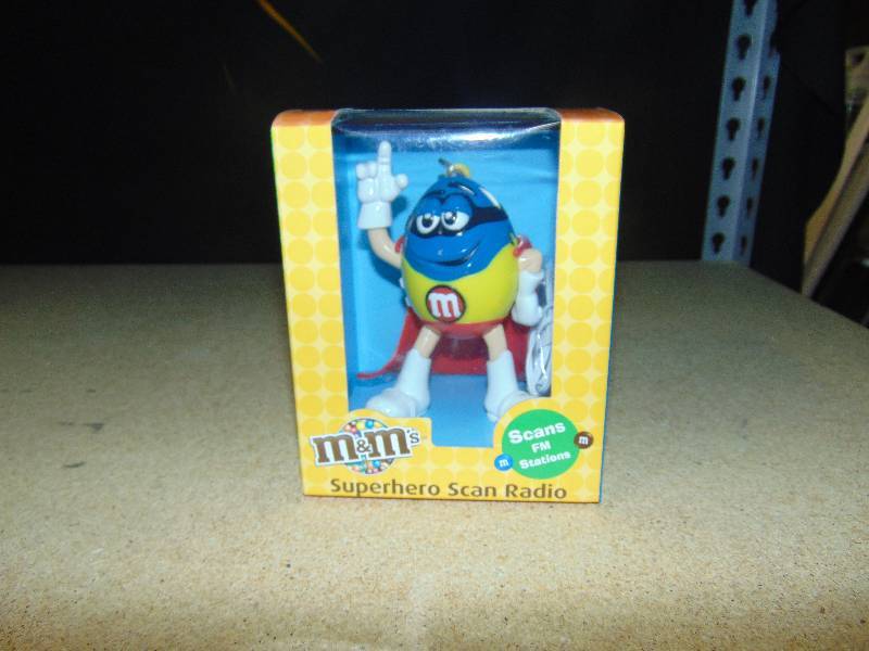 lot 4034 image: M&Ms Superhero Scan Radio, Blue, in original box.