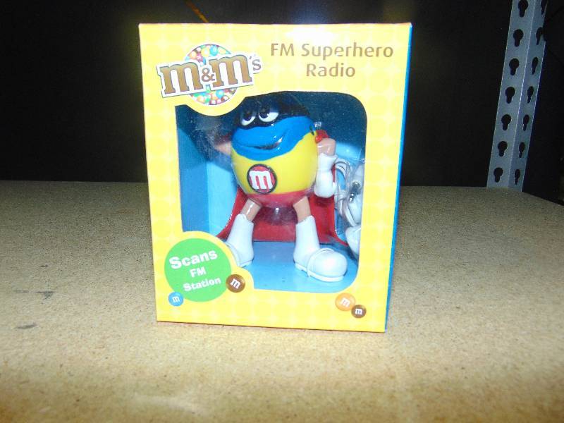 lot 4037 image: M&Ms Superhero Scan Radio, Blue, in original box.