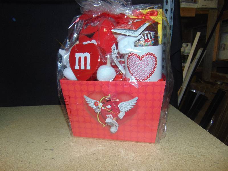lot 4039 image: Valentines Basket, Red, plush, mug and more- in original packaging
