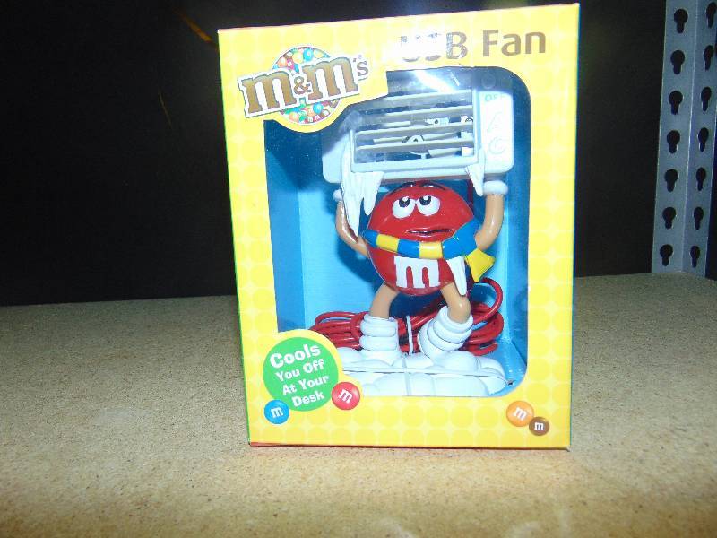 lot 4046 image: M&Ms USB Fan, Red