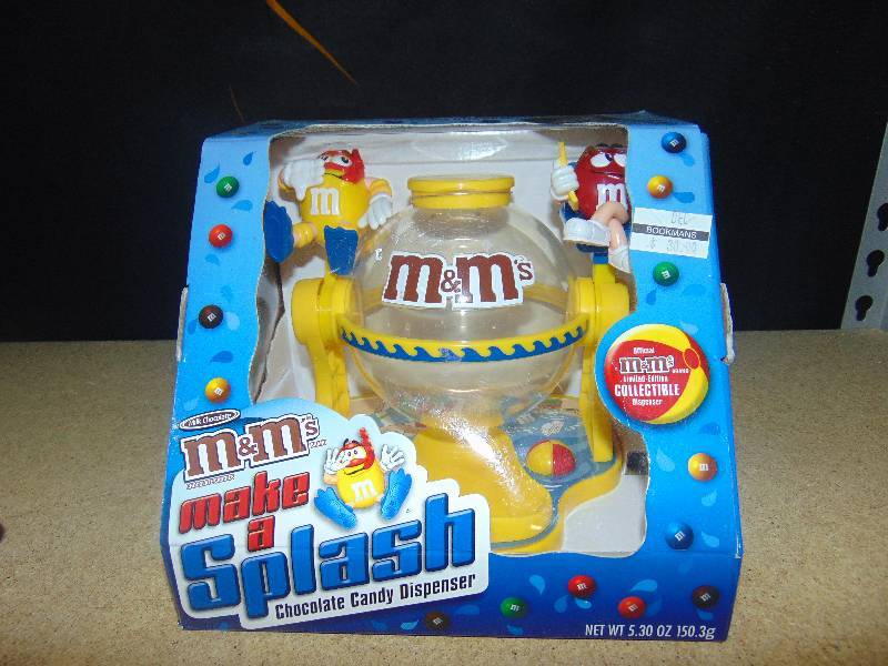 lot 4056 image: Make a Splash M&Ms Candy Dispenser, yellow, in original box