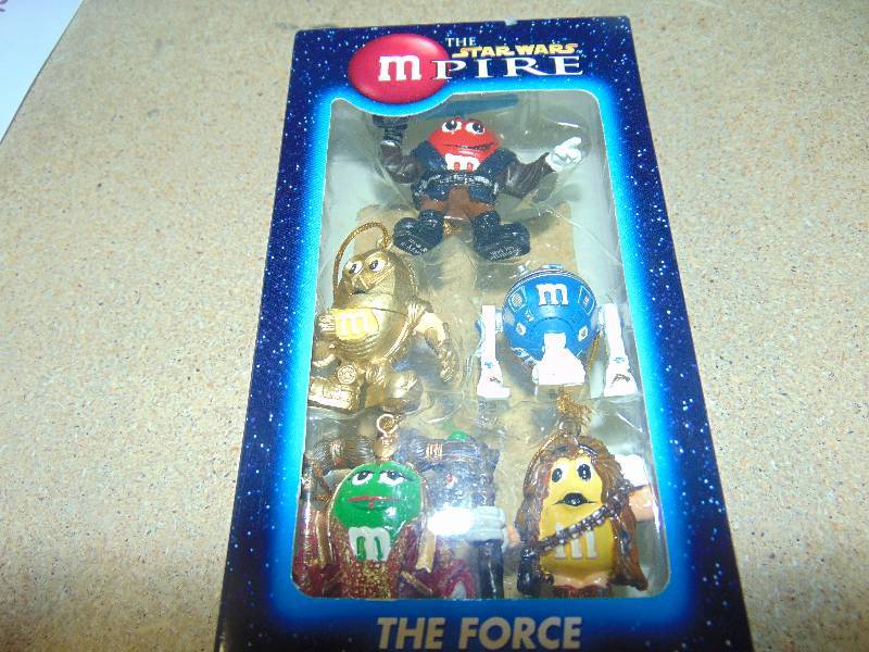 lot 4070 image: M-Pire 5-piece ornament set The Force