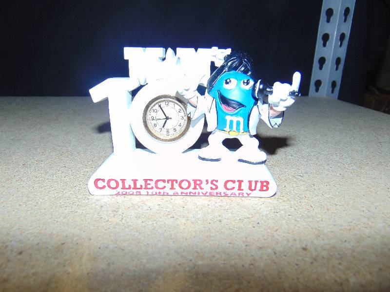 lot 4101 image: M&Ms Collectors Club 2008 Elvis, 10th Anniversary