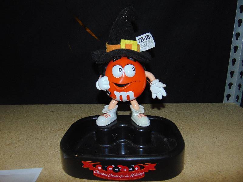 lot 4113 image: Orange M&Ms Witch Candy Dish, 10 tall