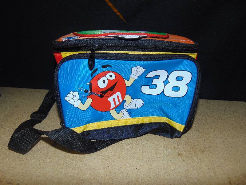 lot 4120 image: M&Ms Racing Nascar #38 Lunch Bag