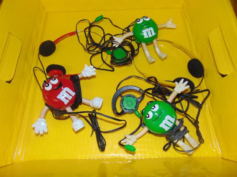 lot 4124 image: (3) ct. lot M&Ms Radios w headphones, 4, with clip