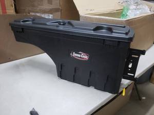 lot 2561 image: Swing Case Truck Bed Storage Container