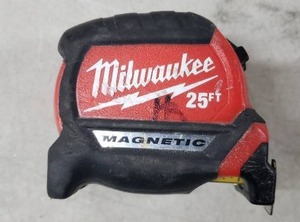 lot 8352 image: Milwaukee 25ft Tape Measure, Used