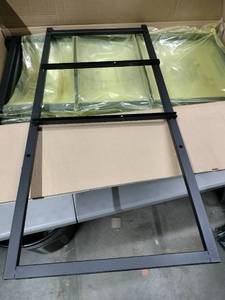 lot 1581 image: 22pk Black Metal Shelf Legs No Hardware 32x15