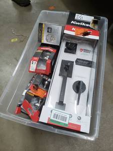 lot 2513 image: Box Of Doorknob Fun, Large Assortment Of Random Handle And Doorknob Sets