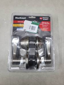lot 2537 image: Kwikset Keyed Entry Door Handle Set