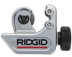 lot 2548 image: Ridgid 32985 1516 in. Capacity Close Quarters Tubing Cutter