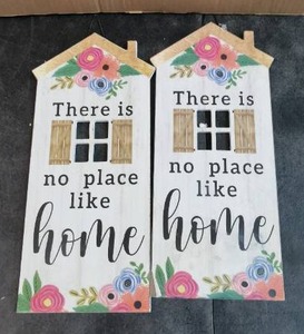 lot 3484 image: 15 Decorative Welcome Sign 2 Pack