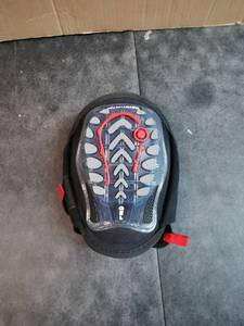 lot 3488 image: Husky Gel Knee Pads 2Pc
