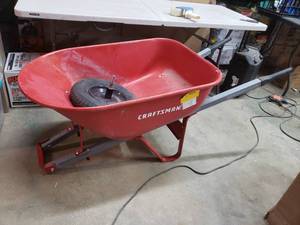 lot 2868 image: Craftsman Wheelbarrow