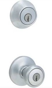 lot 8395 image: Kwikset 690 Tylo Keyed Entry Knob And Sgl Cyl Deadbolt Combo Pack in SC, 2 Pack