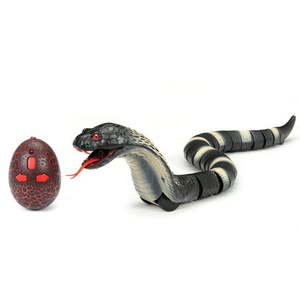lot 37027 image: Adventure Force Infra-Red (IR) Crawling Cobra Battery Remote Control Snake 112