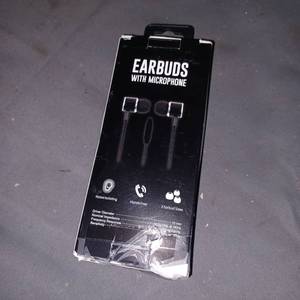 lot 37135 image: Earbuds With Microphone For Iphone Galaxy Android Noise Isolating Hands Free