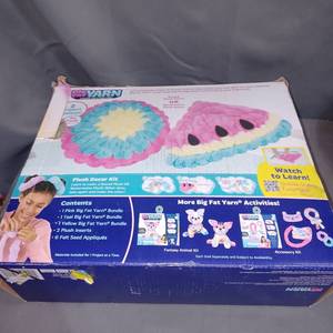 lot 37137 image: BIG FAT YARN FUNGER KNITTING FUN PLUSH DECOR KIT, 11PC