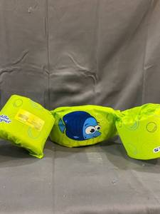 lot 37313 image: Puddle Jumper Green, Fish Kids Floating Device
