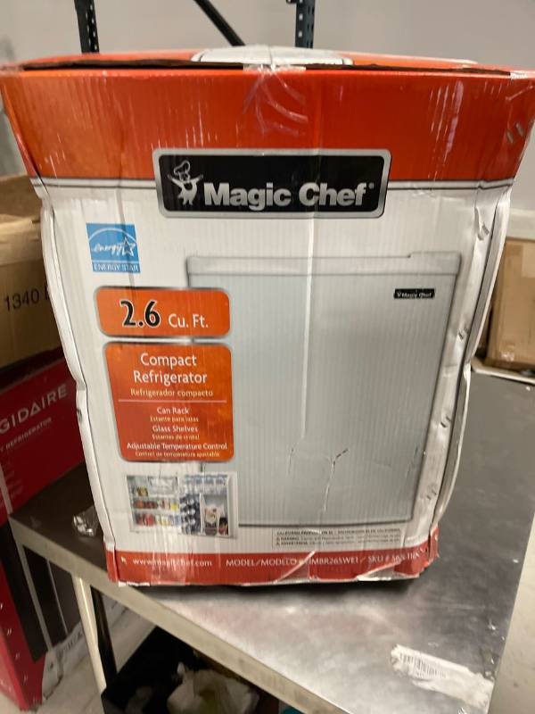 Magic Chef 2.6 cu. ft. Mini Fridge in White, ENERGY STAR