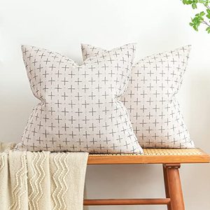 lot 1118 image: MIULEE Pack of 2 Decorative Burlap Linen Throw Pillow Covers Modern Farmhouse Pillowcases Rustic Woven Textured Cushion Cover for Sofa Couch Bed 18x18 Inch Greyish White Retail $17.21