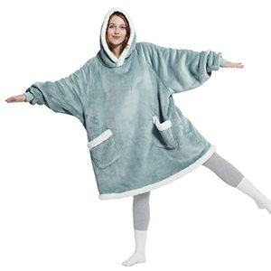 lot 1166 image: Bedsure Wearable Blanket Hoodie Women - Sherpa Fleece Hooded Blanket for Women as A Gift, Warm & Fashionable Blanket Sweatshirt with Giant Pocket both Indoors and Outdoors (Small, Light Green) Retail $35.47