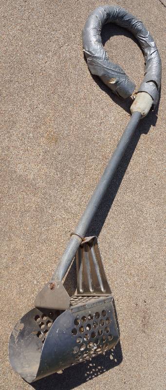lot 2358 image: Commercial POOPER SCOOPER for Cows or Horses or ..........