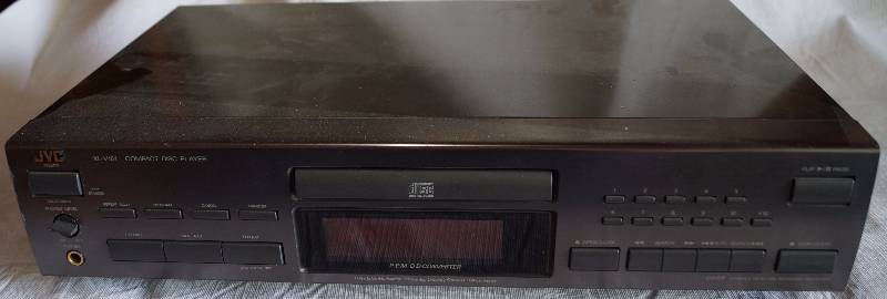 lot 2404 image: DVD Player JVC M# XL-V161TN disc player