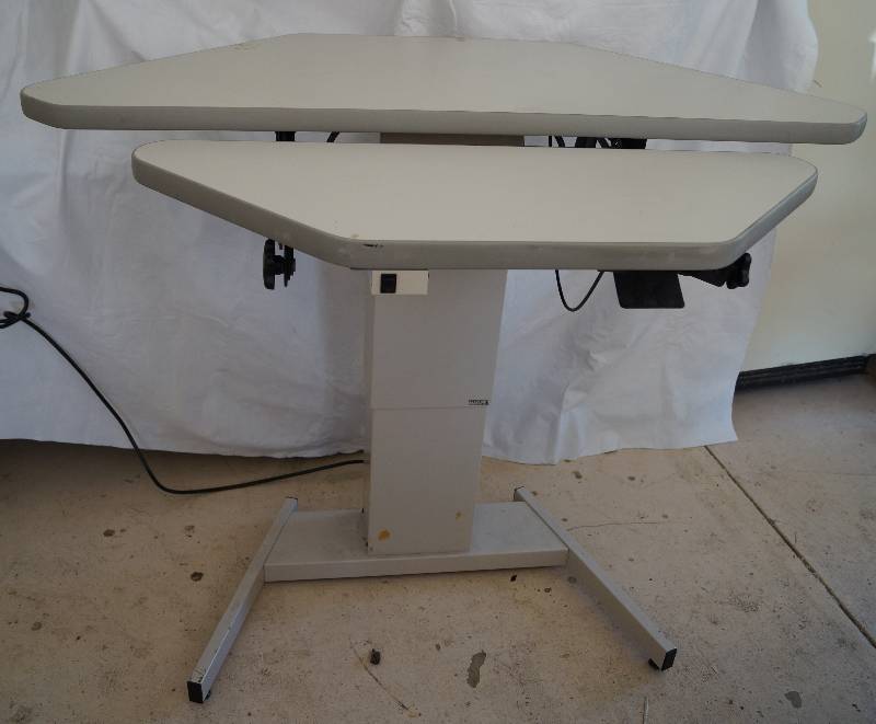 lot 2421 image: Electric Computer Table Desk -Fully Adjustable - High Quality - By Mayline Model 605XXX