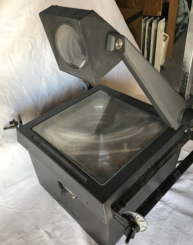 lot 2319 image: Working Overhead Projector - Perfect For That Artist in Your Household